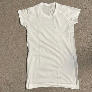 Lululemon metal vent tech running shirt